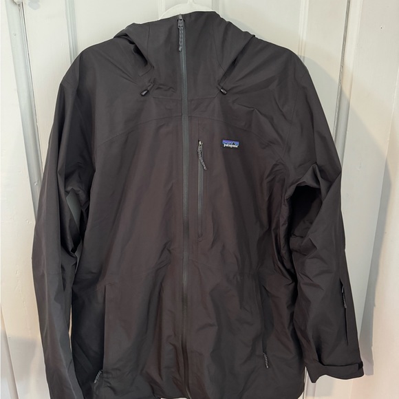 Patagonia Women’s Powder Town Jacket - Picture 5 of 8